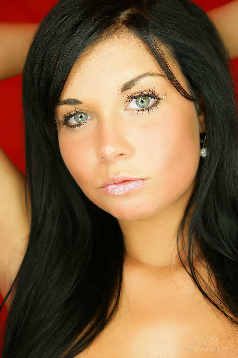 Олеся, 23 года, 0 размер груди